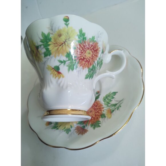 Royal Albert Tea Lyric Shape Cup & Saucer Friendship Series "Chrysanthemum" - Picture 13 of 13
